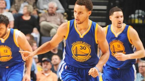 勇士常规赛赛程：库里右脚踝扭伤勇士24连胜，勇士24连胜