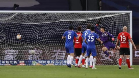 争议判罚＋曼城崩盘！曼联2-0赢德比